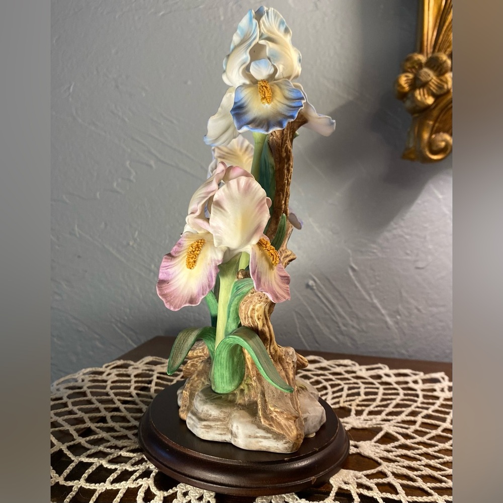 Home Interiors Irises in Bloom Masterpiece Figurine ‘Mary’s Floral Collection’ - Picture 5 of 11